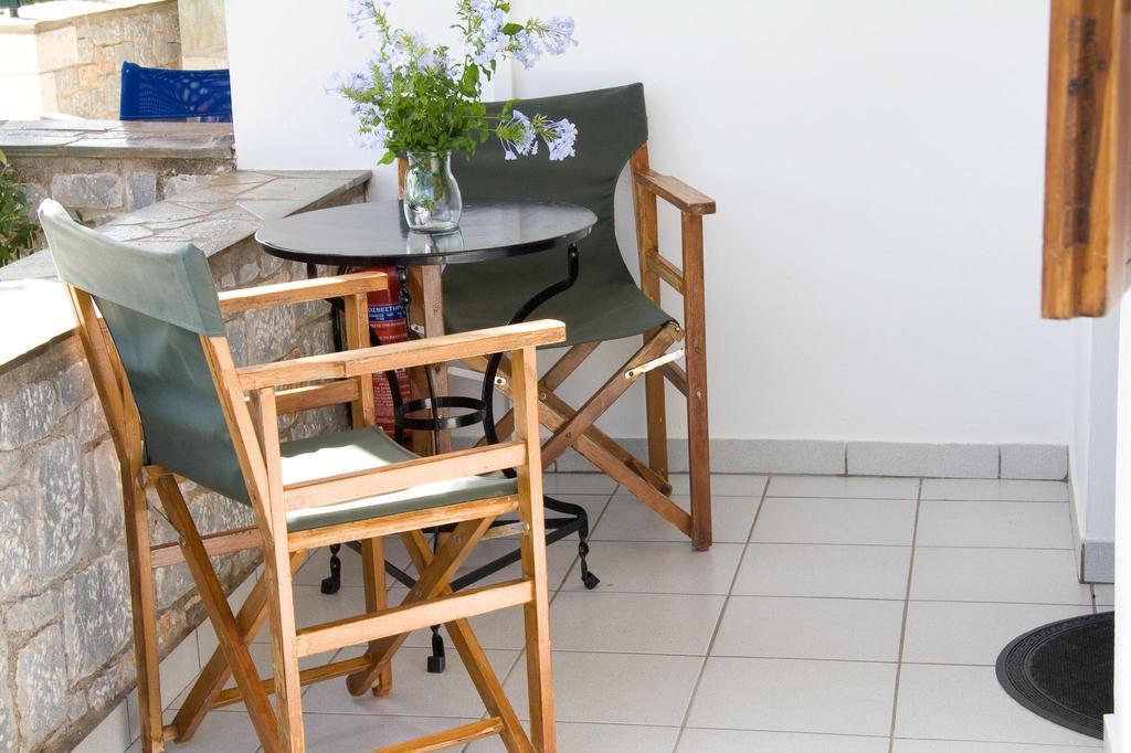 Anna Maria Studios Agios Nikolaos  Bilik gambar